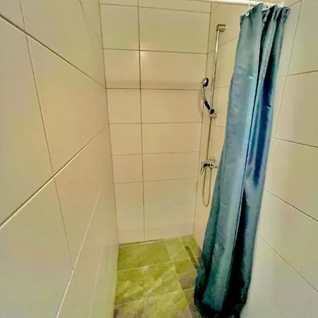 85/6 Apartment *
